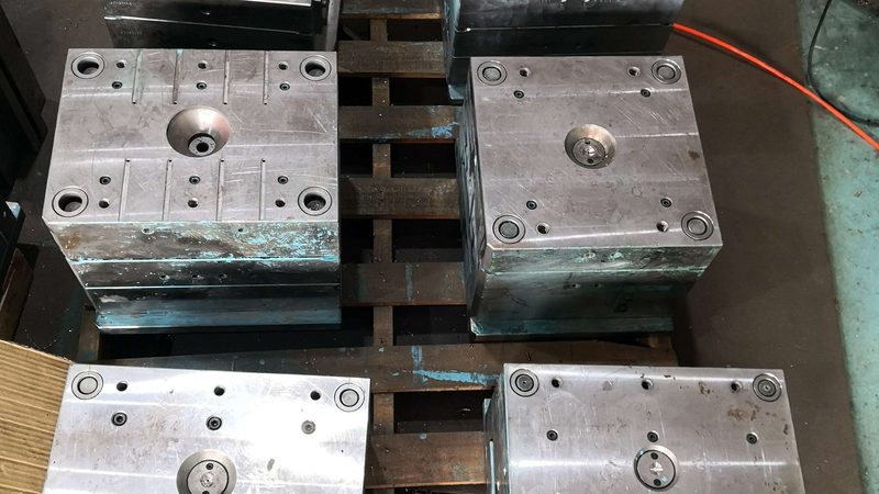 大型吹塑模具：揭秘其制造工艺与关键因素**