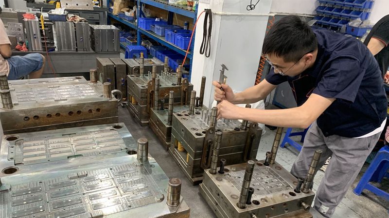 双色注塑件去毛刺：工艺解析与关键因素