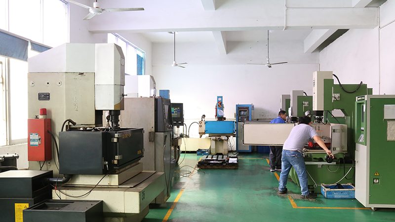 汽车拉伸模具：广东厂家如何应对精度与效率的双重挑战